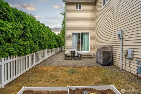 1965 Mcdonald Avenue Dupont WA 98327