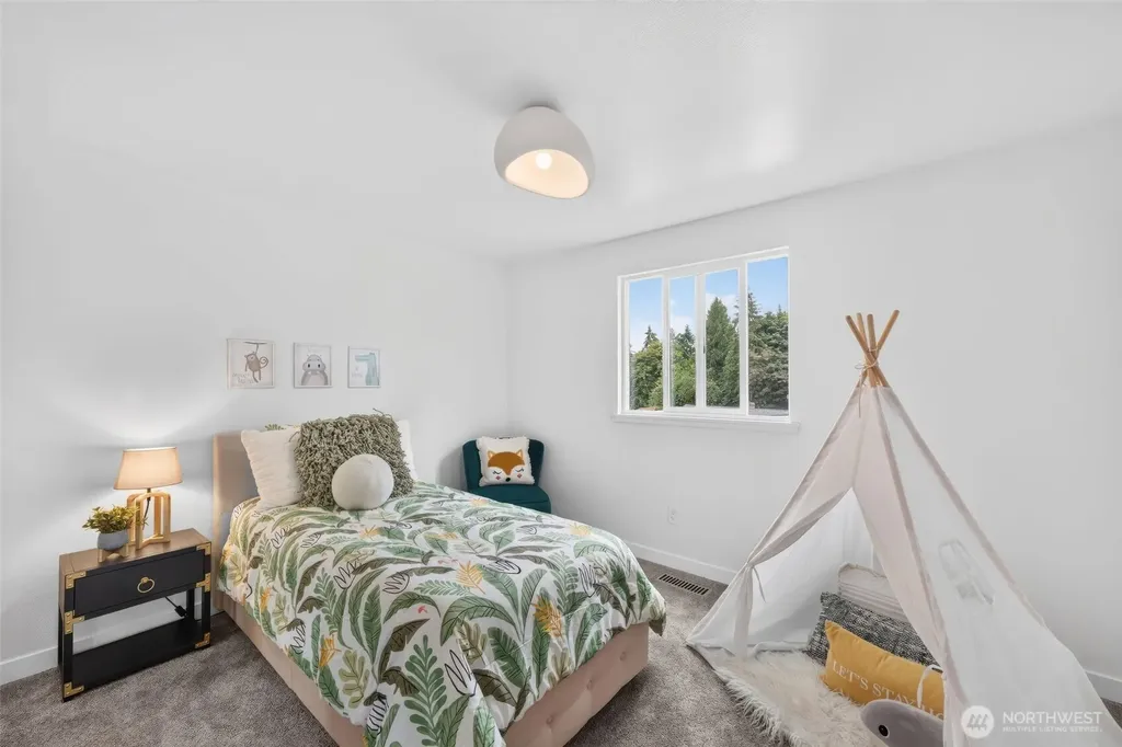 4211 210th Place NE Sammamish WA 98074