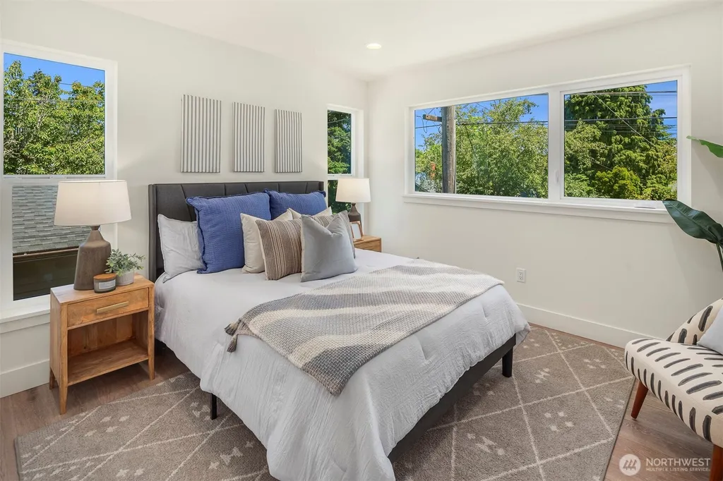 8824 32nd Avenue SW Seattle WA 98126