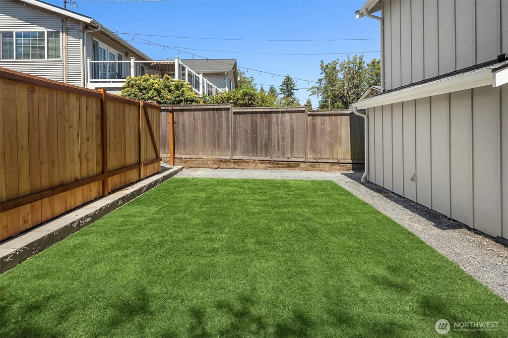 8824 32nd Avenue SW Seattle WA 98126