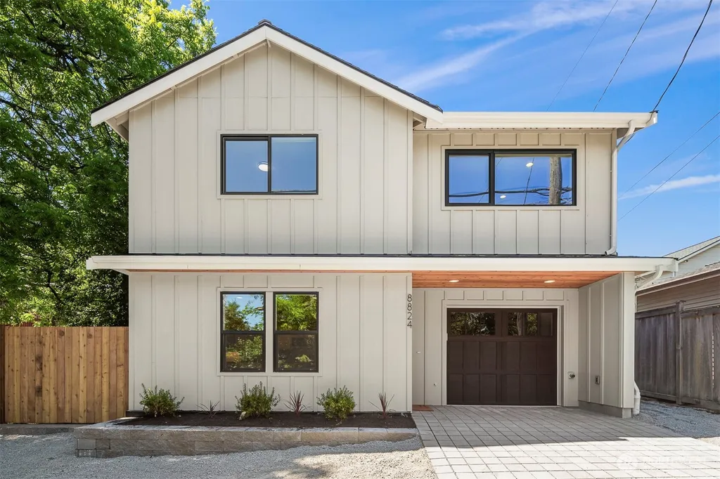 8824 32nd Avenue SW Seattle WA 98126