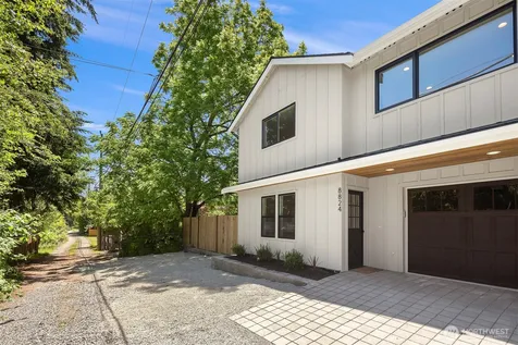 8824 32nd Avenue SW Seattle WA 98126