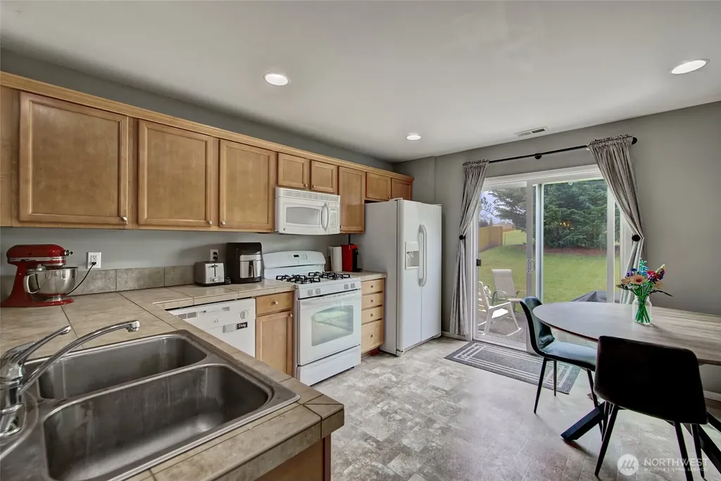 7230 286th Place NW Stanwood WA 98292