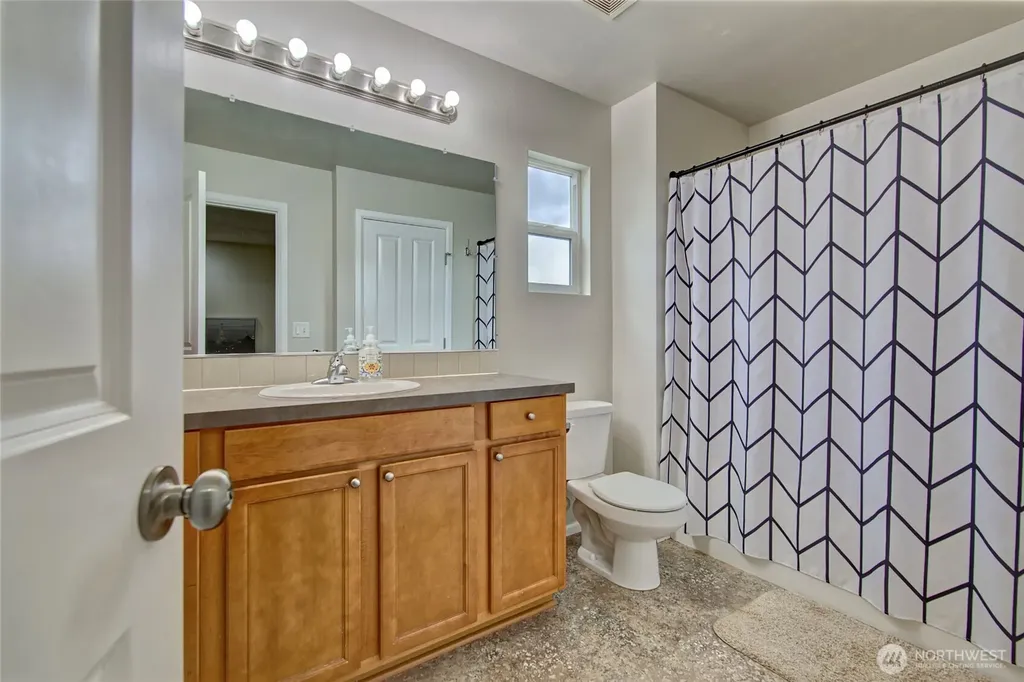 7230 286th Place NW Stanwood WA 98292