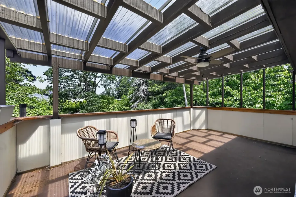 9325 Northlake Drive SW Lakewood WA 98498