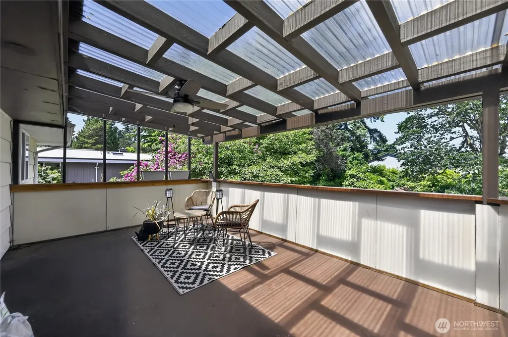9325 Northlake Drive SW Lakewood WA 98498