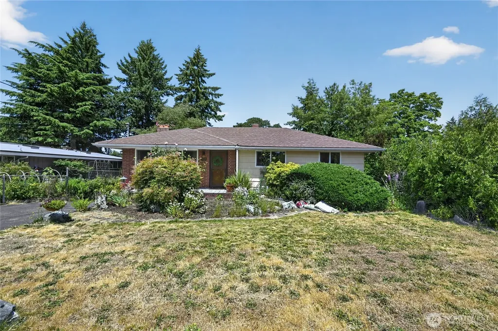 9325 Northlake Drive SW Lakewood WA 98498