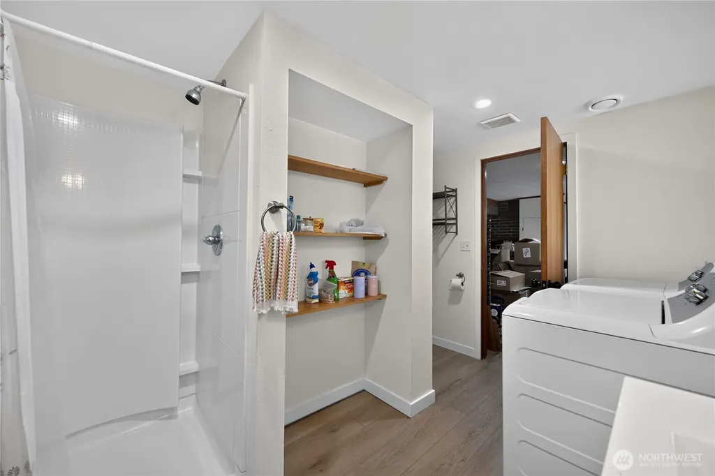 9325 Northlake Drive SW Lakewood WA 98498