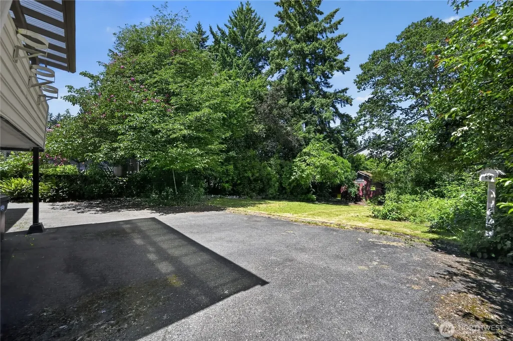 9325 Northlake Drive SW Lakewood WA 98498