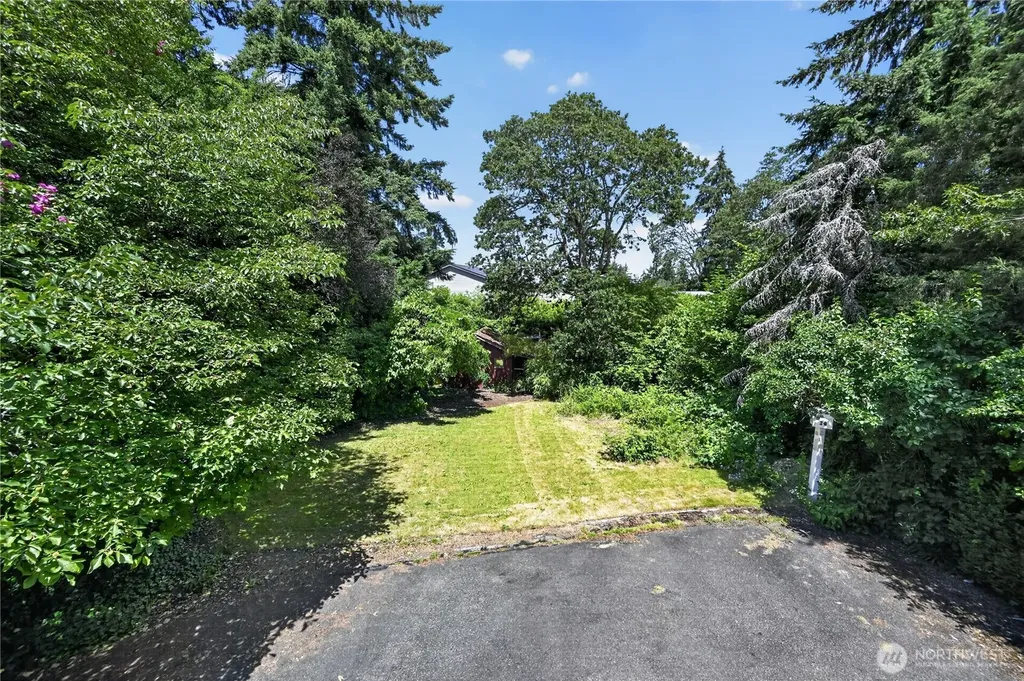 9325 Northlake Drive SW Lakewood WA 98498