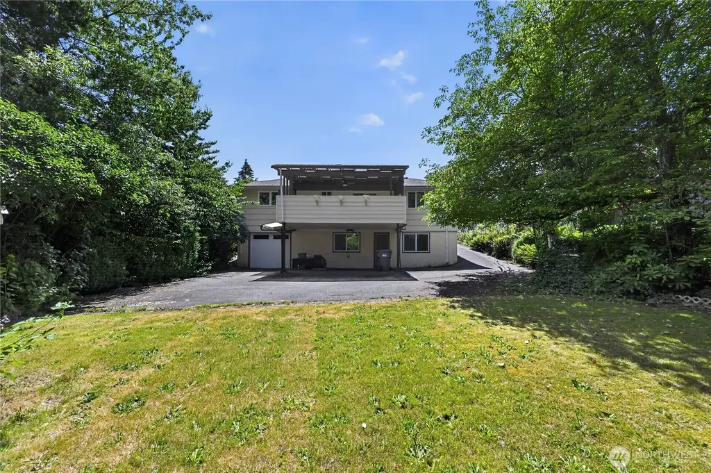 9325 Northlake Drive SW Lakewood WA 98498