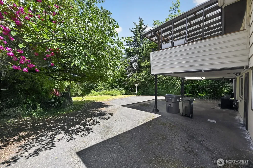 9325 Northlake Drive SW Lakewood WA 98498
