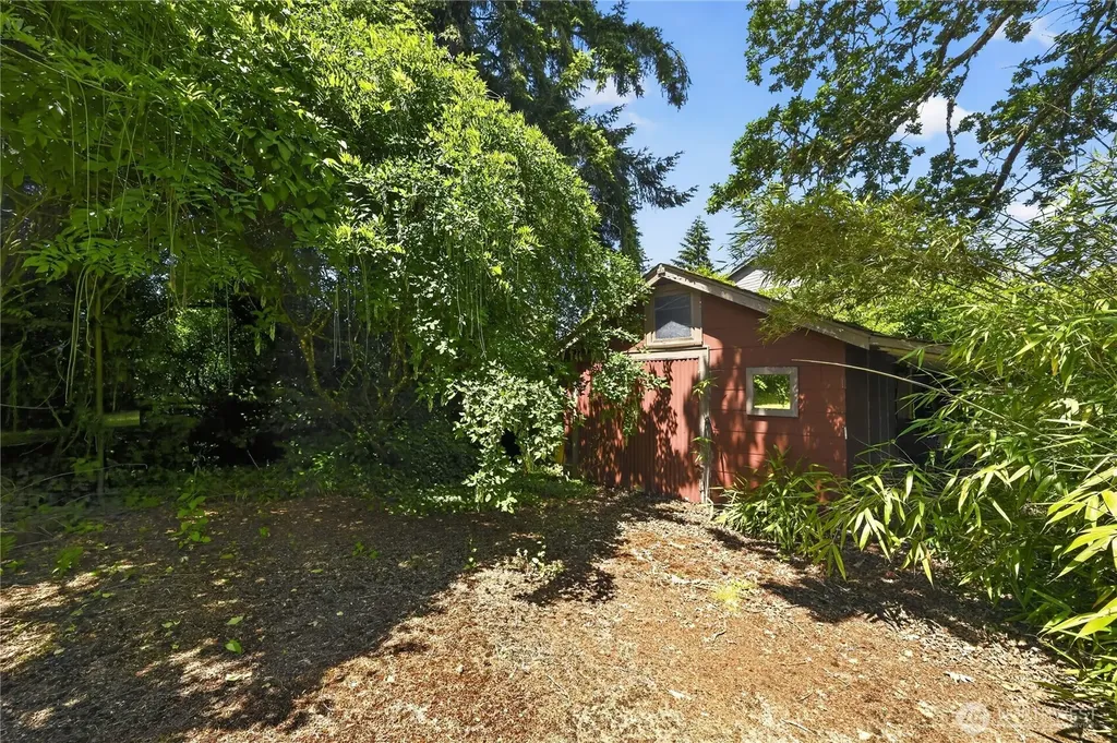9325 Northlake Drive SW Lakewood WA 98498