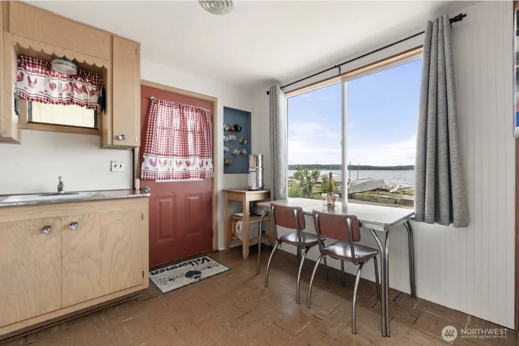 196 Edgebluff Road Camano Island WA 98282