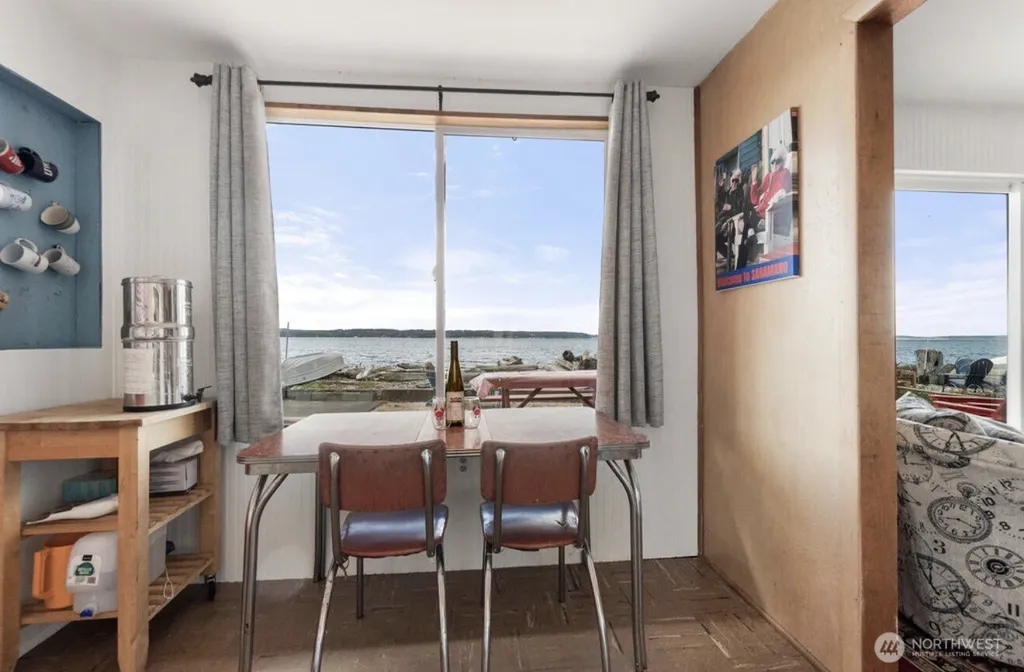 196 Edgebluff Road Camano Island WA 98282
