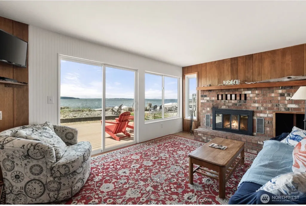 196 Edgebluff Road Camano Island WA 98282