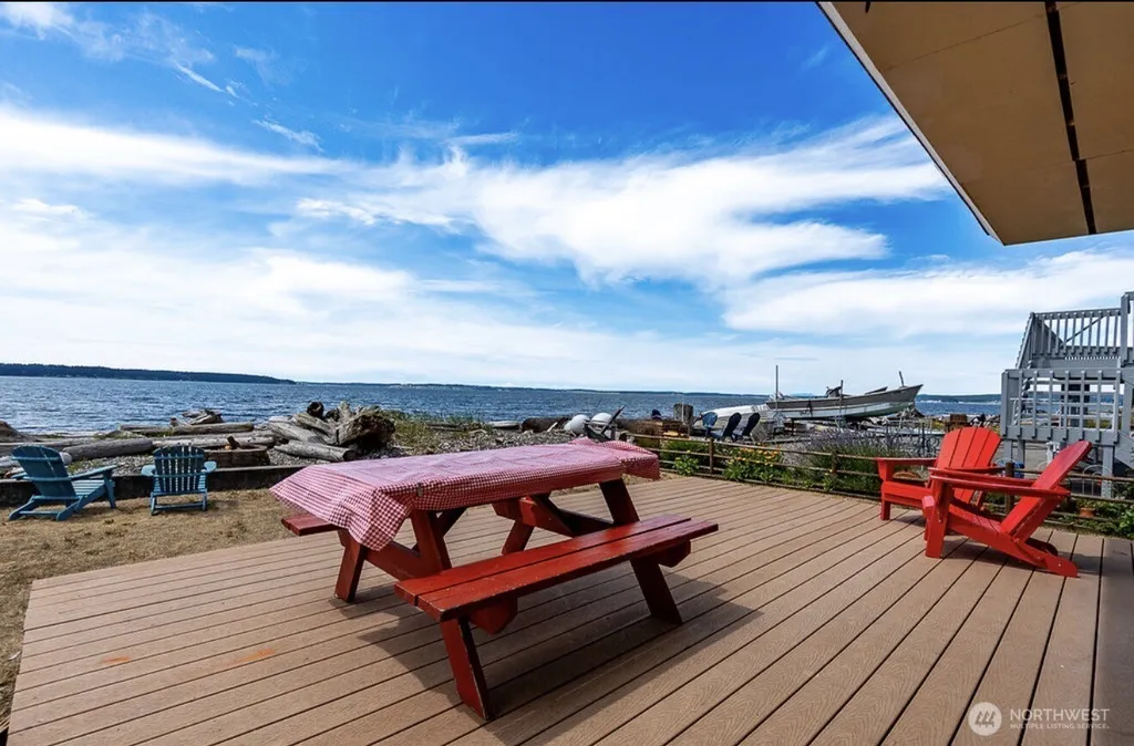 196 Edgebluff Road Camano Island WA 98282