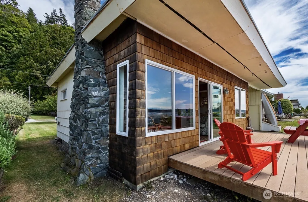 196 Edgebluff Road Camano Island WA 98282