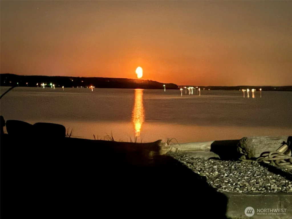 196 Edgebluff Road Camano Island WA 98282