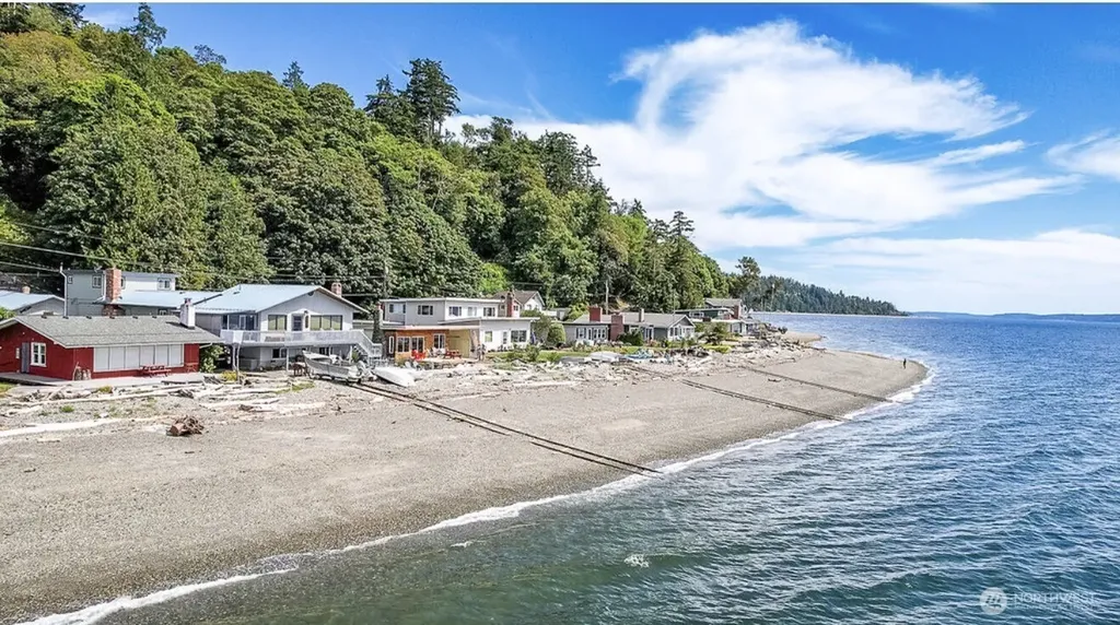 196 Edgebluff Road Camano Island WA 98282
