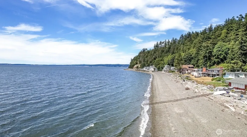 196 Edgebluff Road Camano Island WA 98282