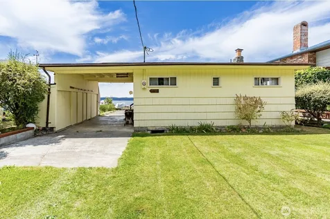196 Edgebluff Road Camano Island WA 98282
