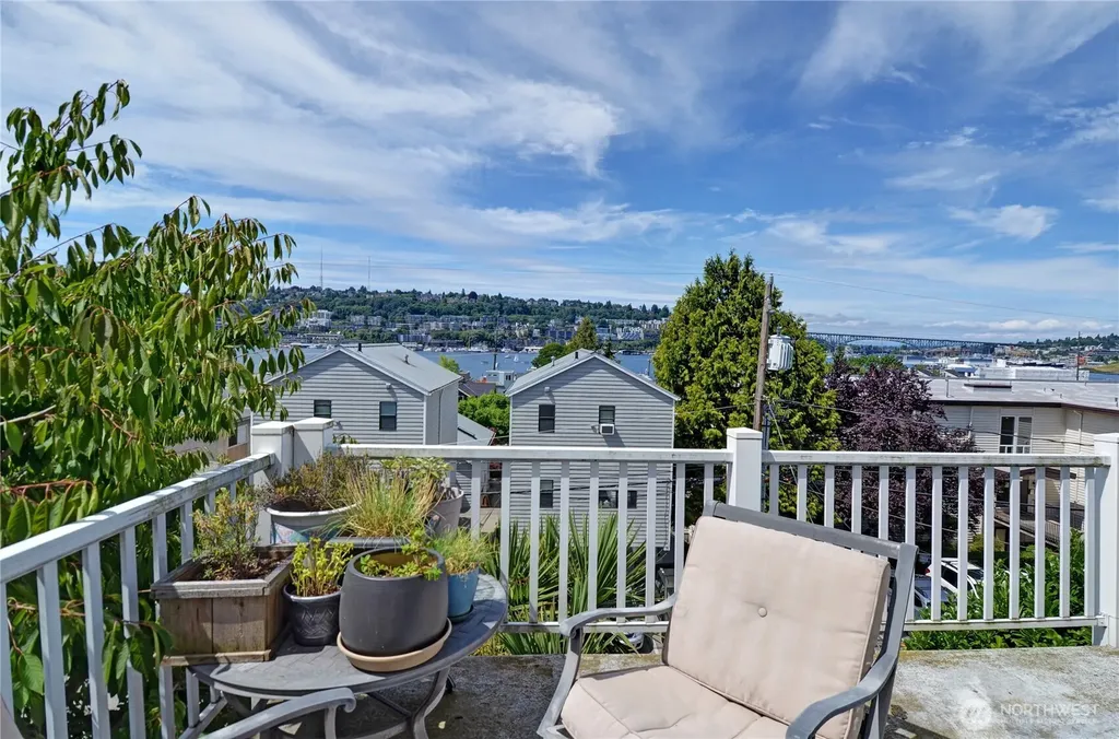 2215 Yale Ave E Seattle WA 98102