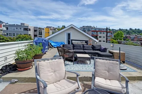 2215 Yale Ave E Seattle WA 98102