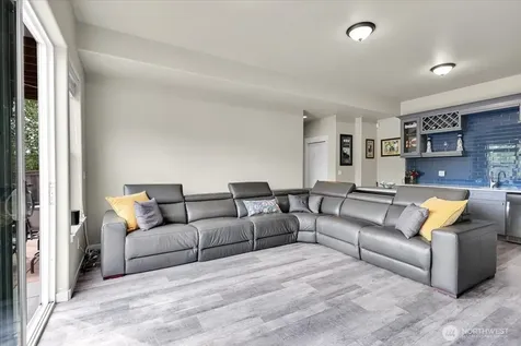 13721 SE 90th Place Newcastle WA 98059