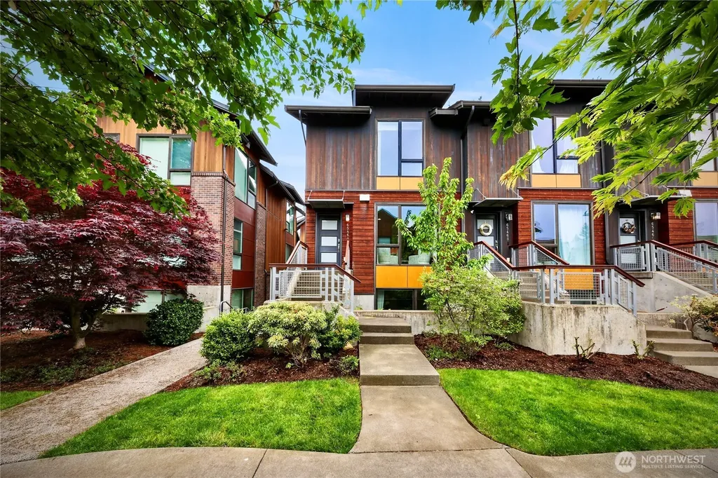 6546 32nd Avenue NE Seattle WA 98115