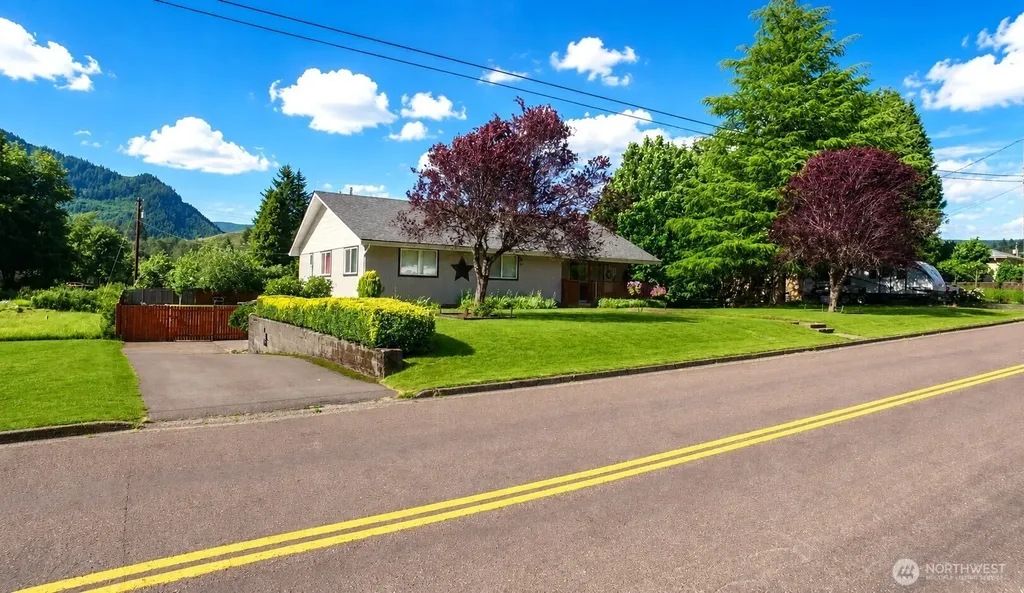 676 Adams Avenue Morton WA 98356