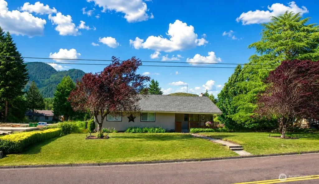 676 Adams Avenue Morton WA 98356