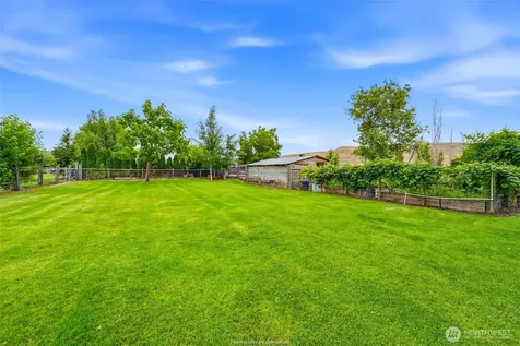 12801 N Pioneer Road Prosser WA 99350