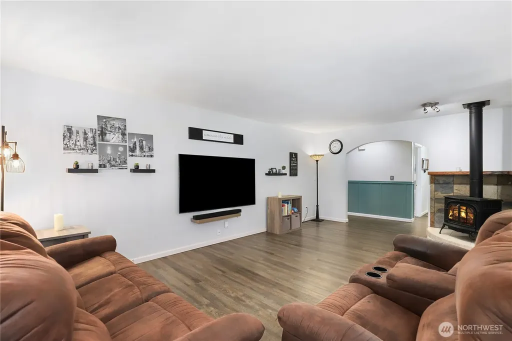 2307 16th Avenue Milton WA 98354