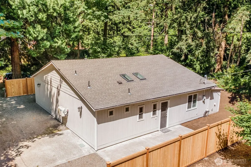5830 115th Place NE Kirkland WA 98033