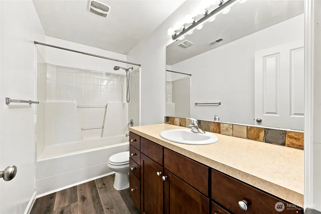 20205 78th Street Ct E Lake Tapps WA 98391