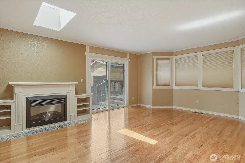 3242 36th Avenue W Seattle WA 98199