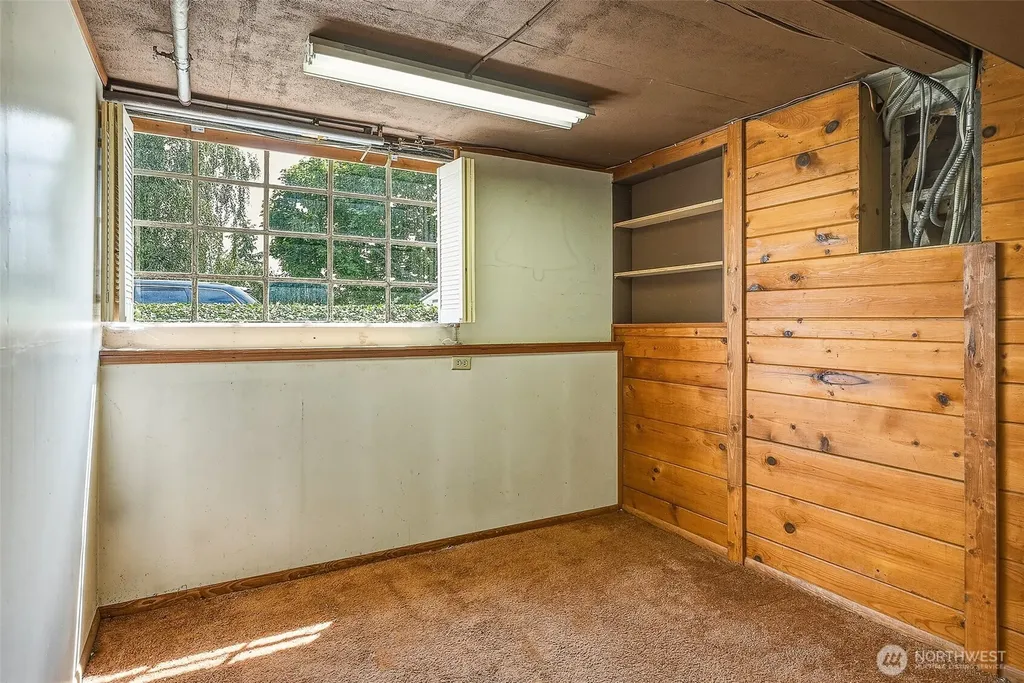 3242 36th Avenue W Seattle WA 98199