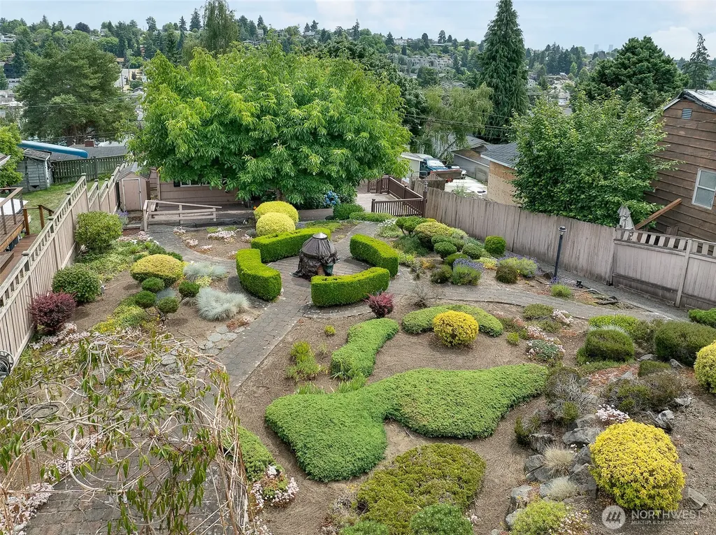 3242 36th Avenue W Seattle WA 98199