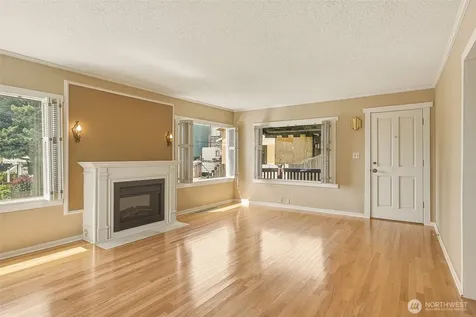 3242 36th Avenue W Seattle WA 98199