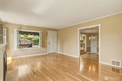 3242 36th Avenue W Seattle WA 98199