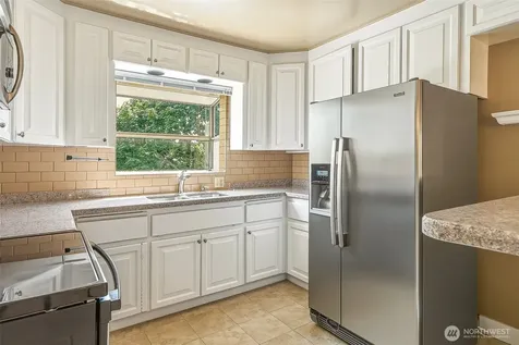 3242 36th Avenue W Seattle WA 98199