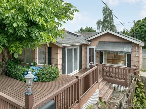 3242 36th Avenue W Seattle WA 98199