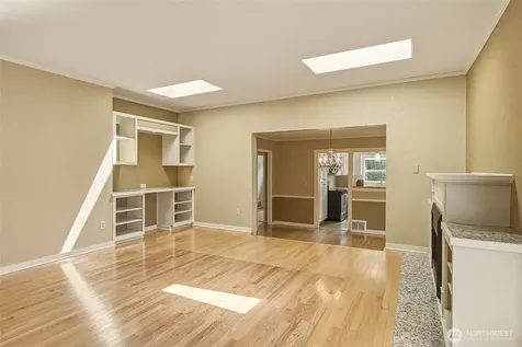 3242 36th Avenue W Seattle WA 98199