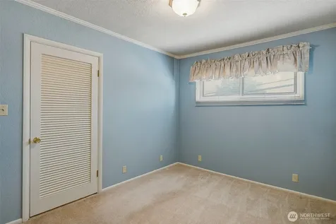 3242 36th Avenue W Seattle WA 98199