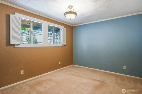 3242 36th Avenue W Seattle WA 98199