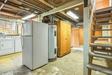 3242 36th Avenue W Seattle WA 98199