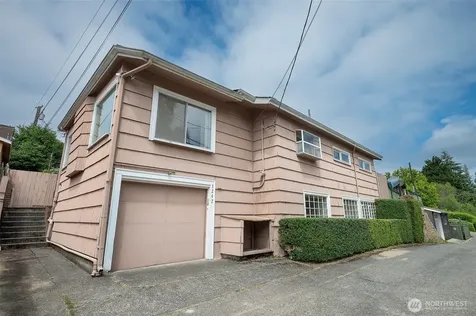 3242 36th Avenue W Seattle WA 98199