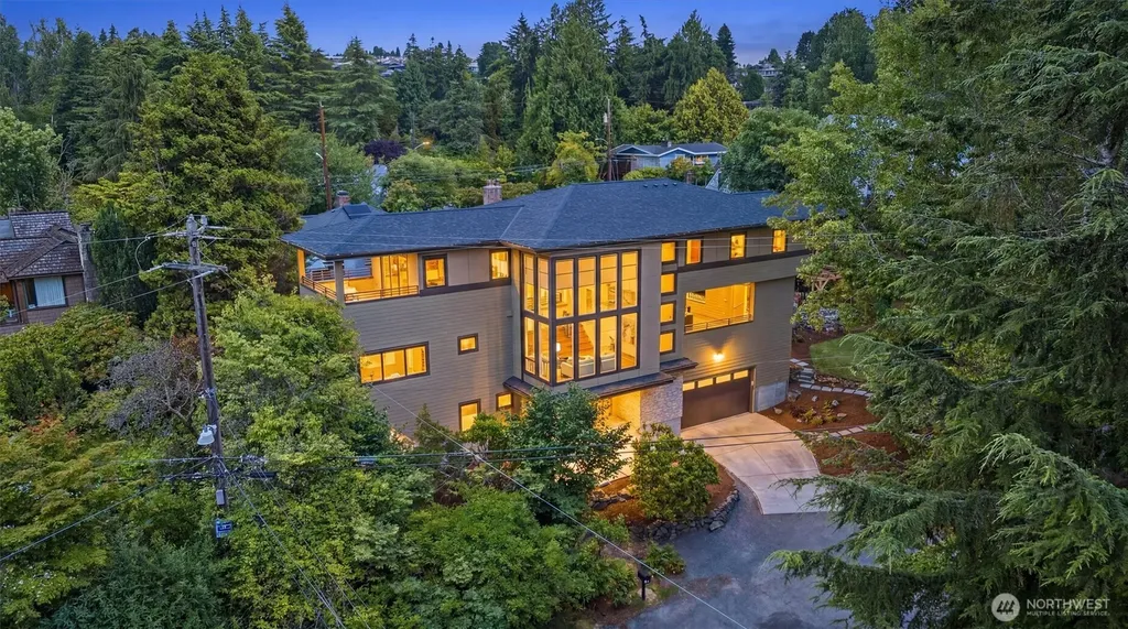 9528 28th Avenue NW Seattle WA 98117