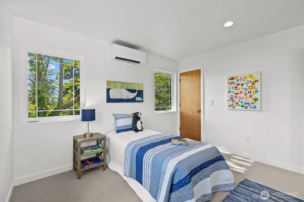 9528 28th Avenue NW Seattle WA 98117